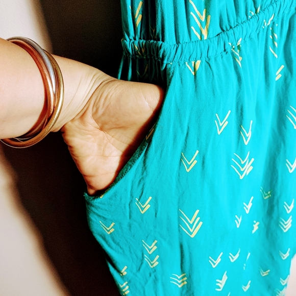 Mossimo Romper with the cutest pockets - Picture 6 of 7